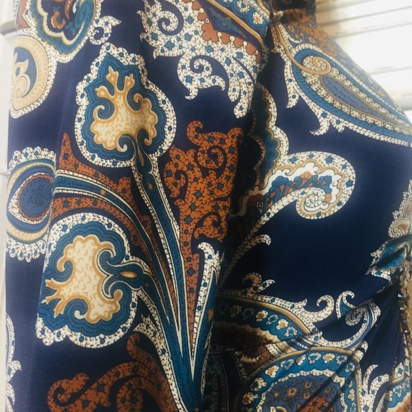 Glamorous Bronze & Deep Tones of Blue, Blouse from VENUS - Picture 5 of 11